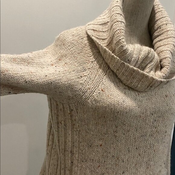 Cynthia Rowley Heathered Grey Cowl Neck Wool Sweater Size Medium Cozy Knit - Picture 12 of 13